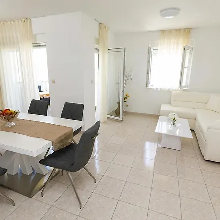 Turquoise Lagoon Apartment